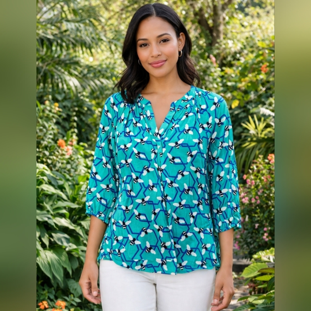 Crown & Ivy Teal Geometric Bee Print Women's Top. Size XS
